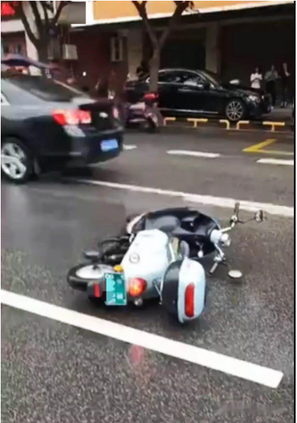 水滴筹救助车祸少年 一小时筹满30万
